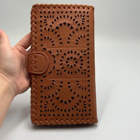 Madison West Brown Faux Leather Laser Cut Bifold Wallet Clutch Snap Closure - Picture 4 of 8